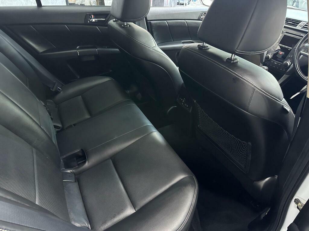 Suzuki Kizashi 2.4 Sport 179 Bhp 4X4 Silver #24
