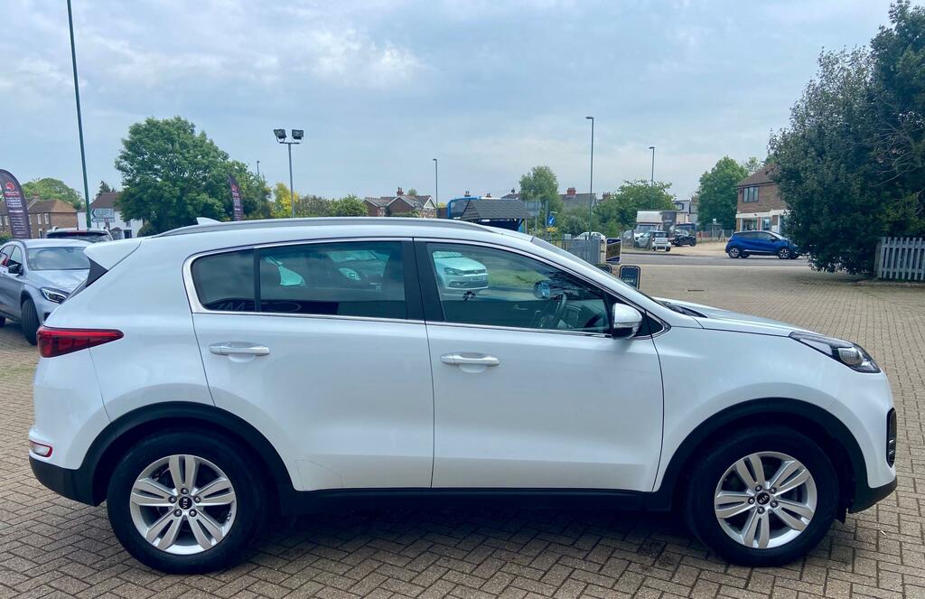 Kia Sportage 2 Crdi Isg White #6