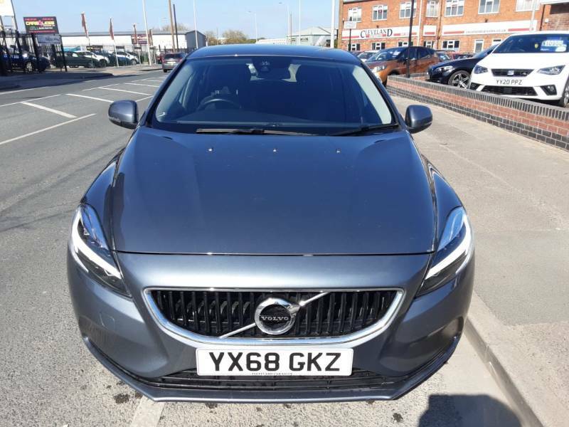 Volvo V40 T2 122 Momentum - 2018 68 YX68GKZ Grey #2