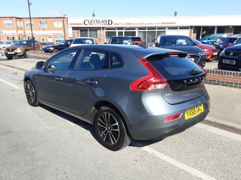 Volvo V40 T2 122 Momentum - 2018 68 YX68GKZ Grey #4