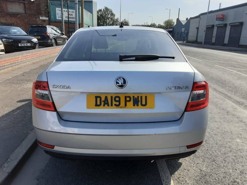 Skoda Octavia 1.6 Tdi Cr Se L Dsg - 2019 19 Silver #3