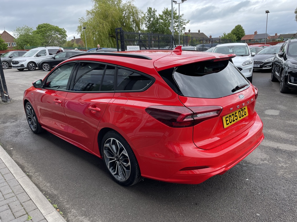 Ford Focus 1.0 Ecoboost Hybrid Mhev St-line X EO25OZG Red #4