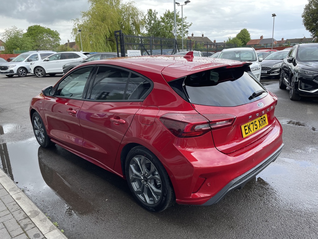 Ford Focus 1.0 Ecoboost Hybrid Mhev St-line Red #4