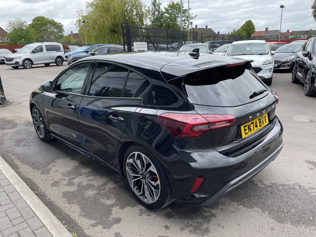 Ford Focus 1.0 Ecoboost Hybrid Mhev 155 St-line X EN74BVV Black #4