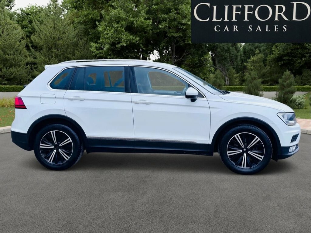 Volkswagen Tiguan 2L S DX67YYF White #4