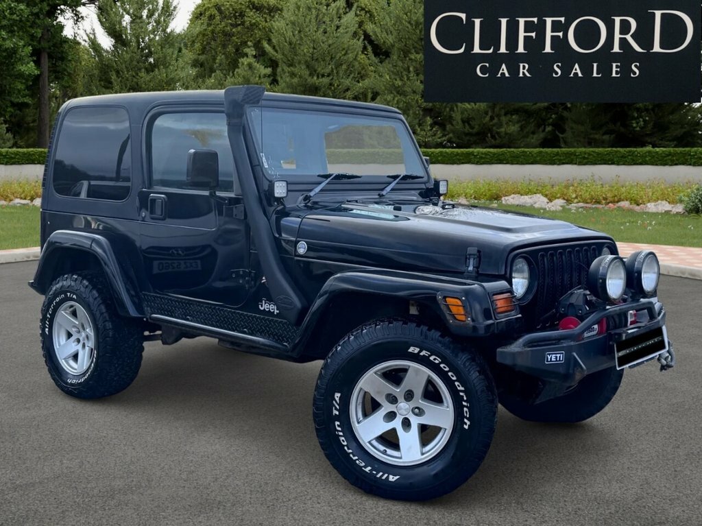 Jeep Wrangler 4L Sahara Black #3