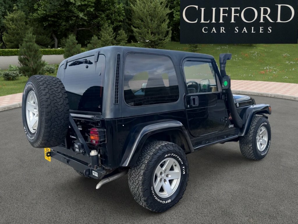 Jeep Wrangler 4.0 Sahara Hard Top 4X4 Black #25