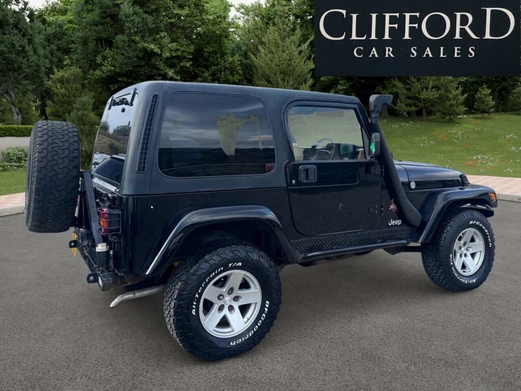 Jeep Wrangler 4.0 Sahara Hard Top 4X4 Black #33