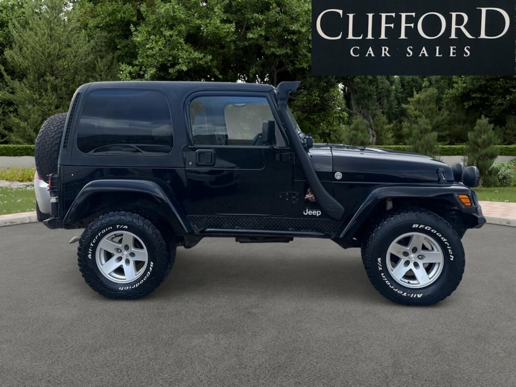 Jeep Wrangler 4.0 Sahara Hard Top 4X4 Black #34