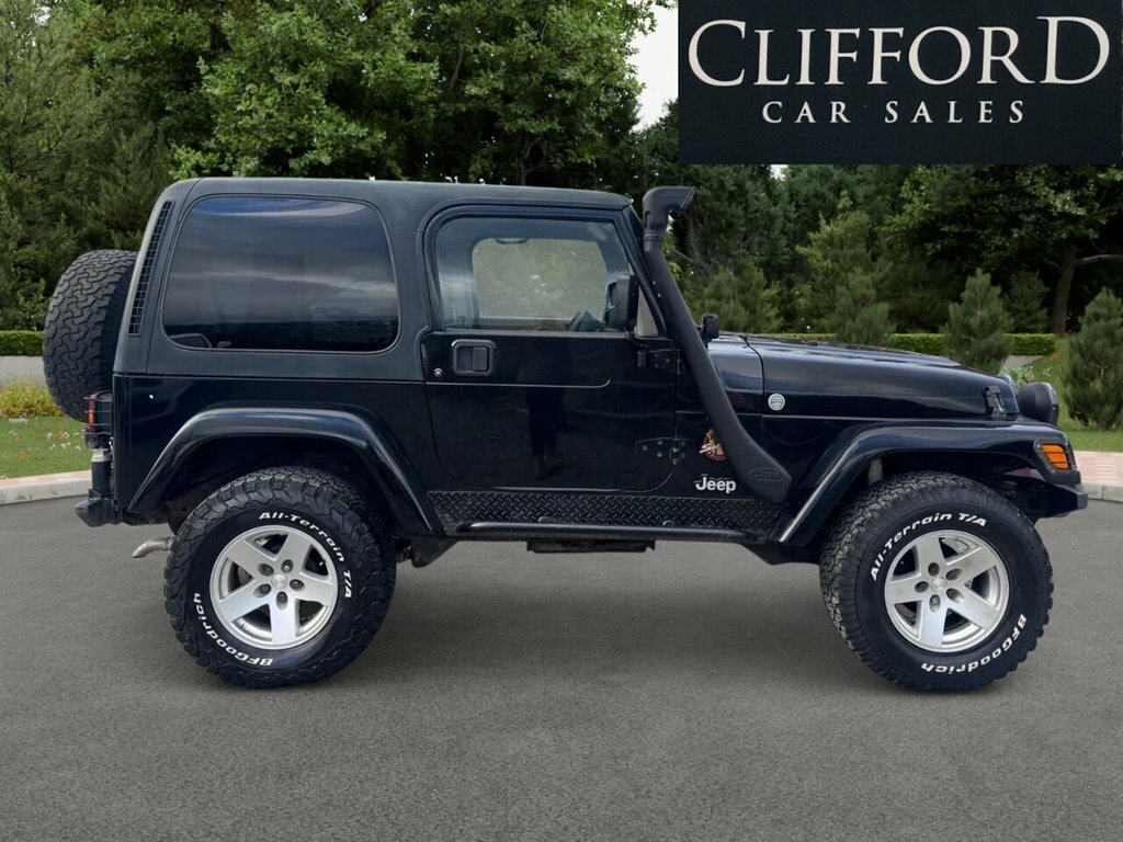 Jeep Wrangler 4.0 Sahara Hard Top 4X4 Black #27