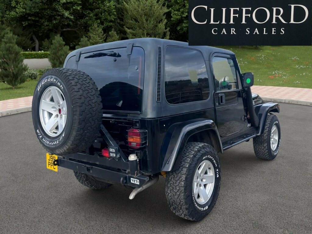 Jeep Wrangler 4.0 Sahara Hard Top 4X4 Black #24