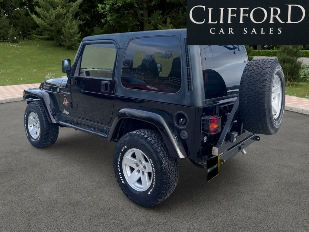 Jeep Wrangler 4.0 Sahara Hard Top 4X4 Black #19