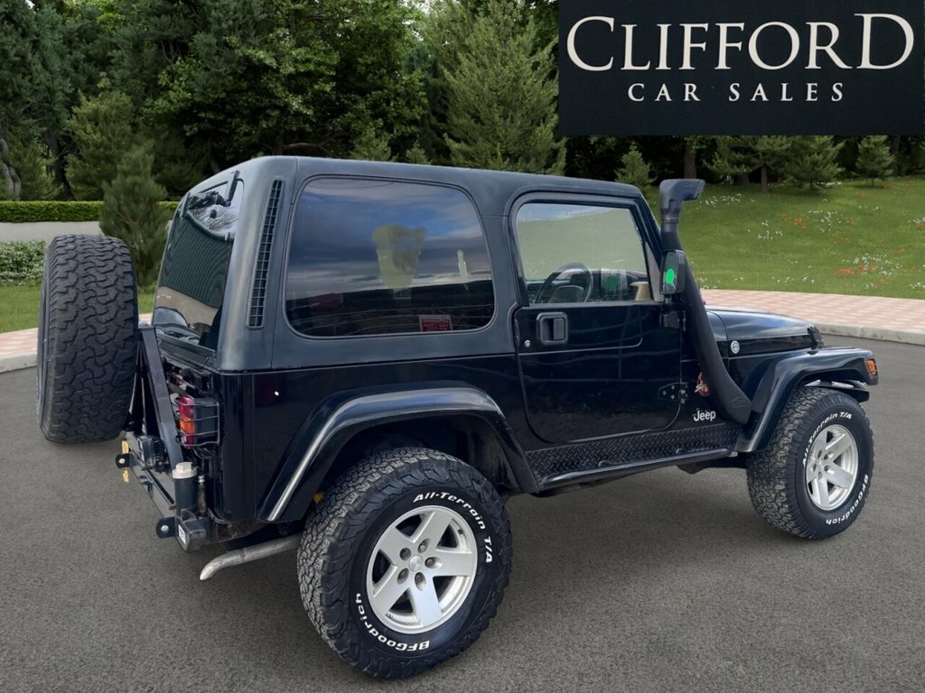 Jeep Wrangler 4.0 Sahara Hard Top 4X4 Black #26