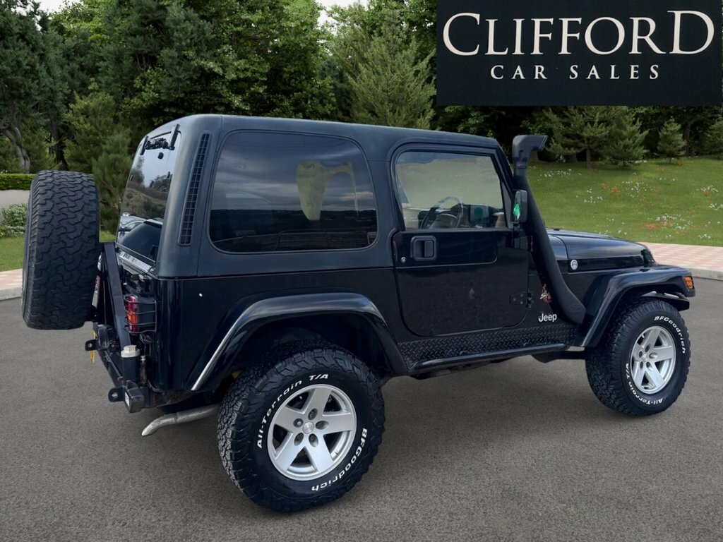 Jeep Wrangler 4.0 Sahara Hard Top 4X4 Black #7