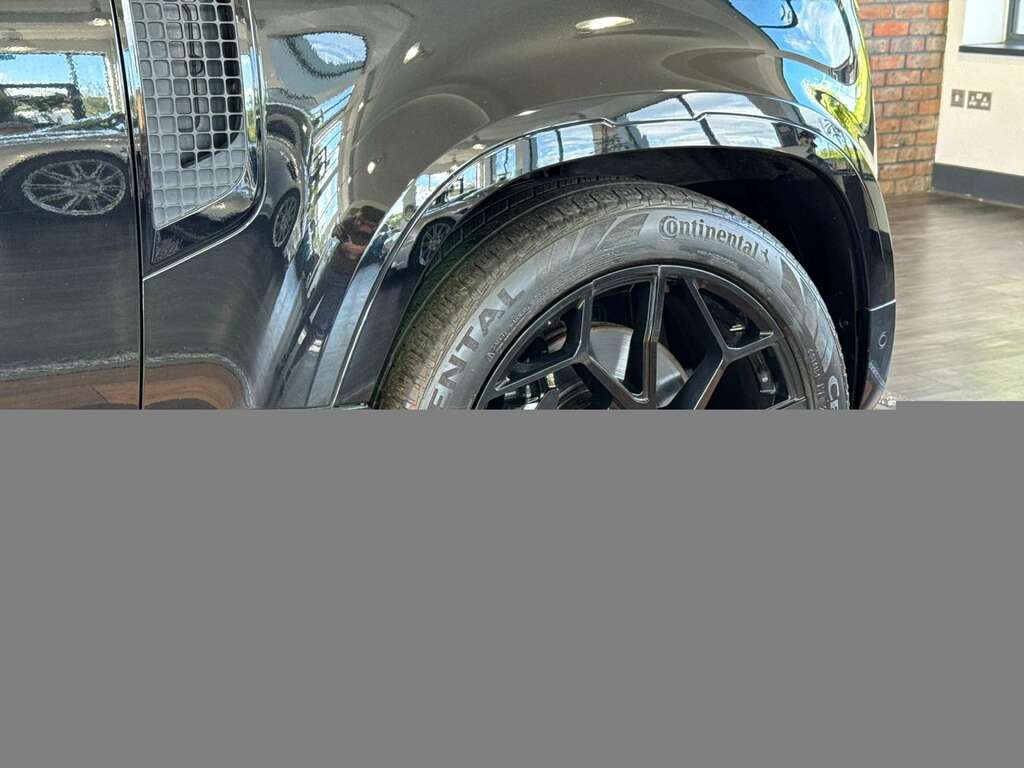 Land Rover Defender 5.0 Defender V8 4Wd Black #3