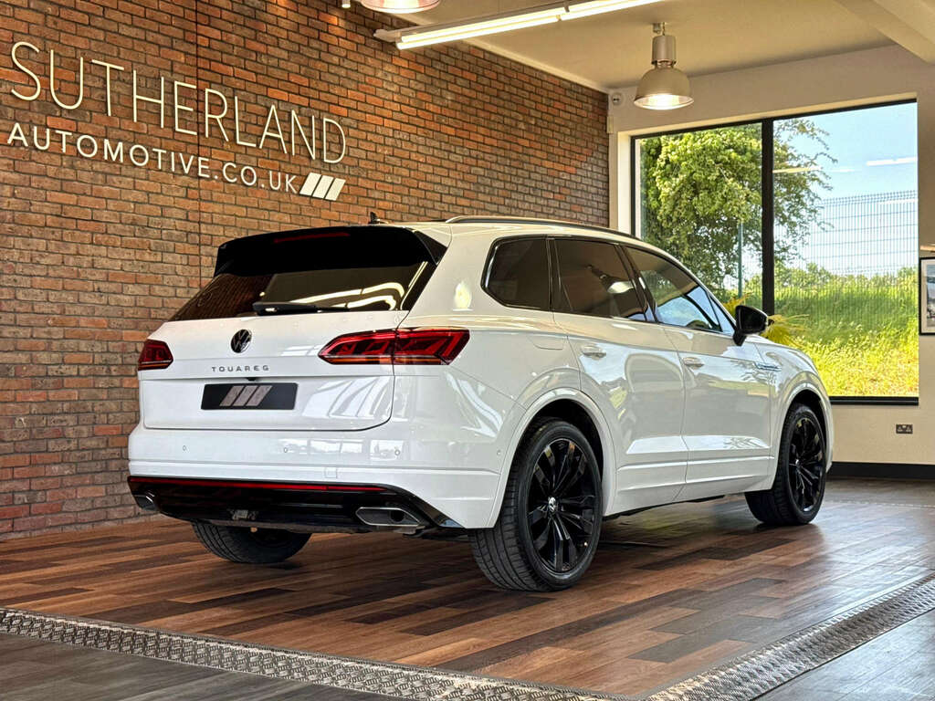 Volkswagen Touareg 3.0 Touareg V6 Black Edition Tdi 4Wd MM70OGU White #4