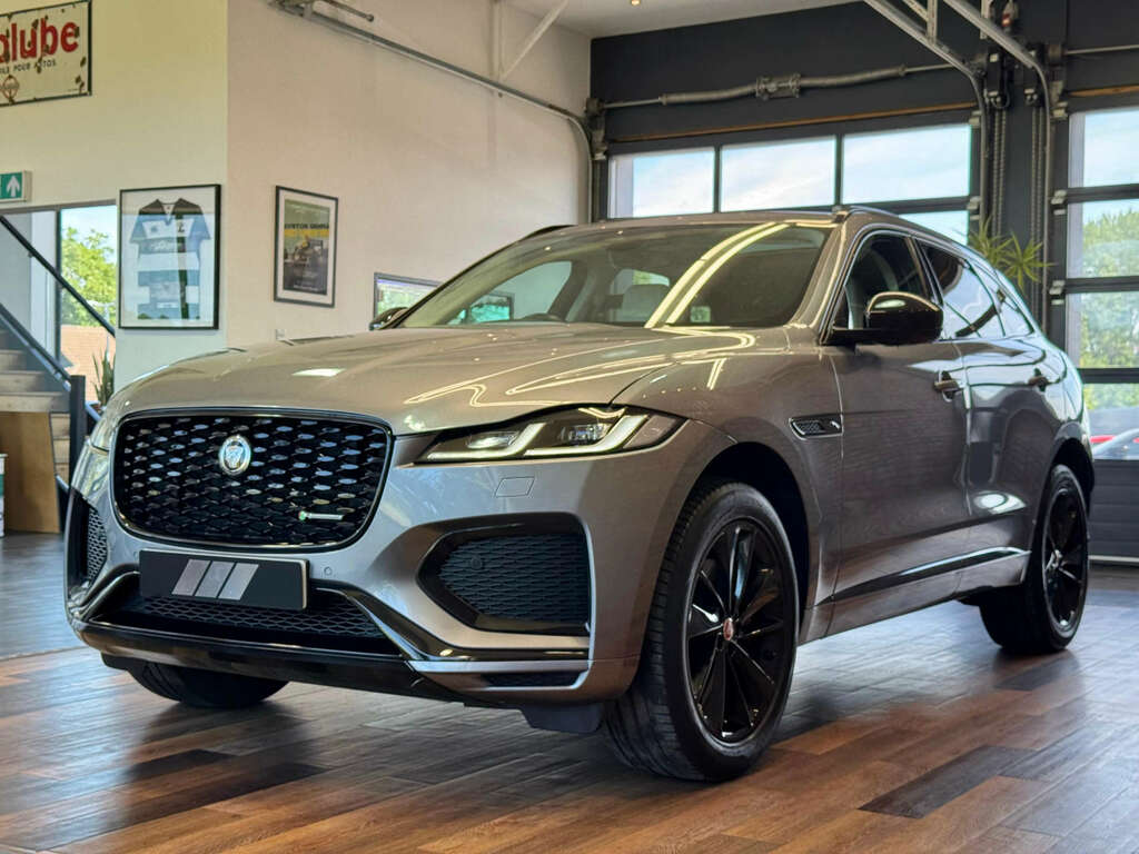 Jaguar F-Pace 2.0 F-pace R-dynamic Black Awd 4Wd LT71XZG Grey #2