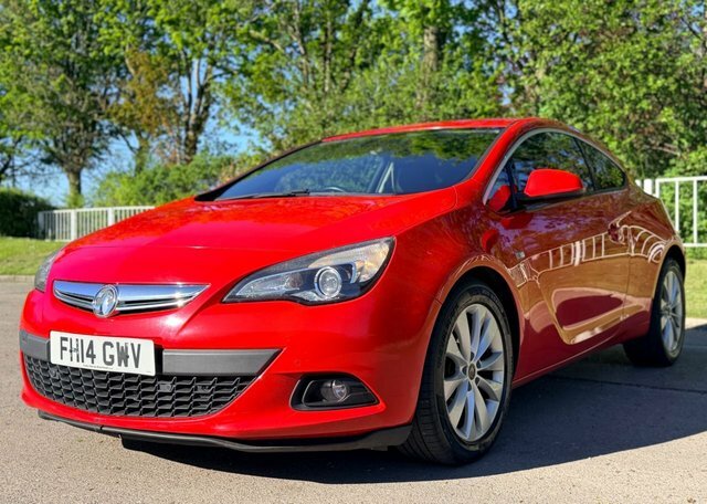 Vauxhall Astra GTC 2.0 Cdti Sri Coupe Euro 5 165 Ps Red #2