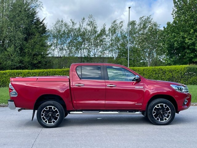Toyota HILUX 2.4 D-4d Invincible X Pickup Double Cab Red #5