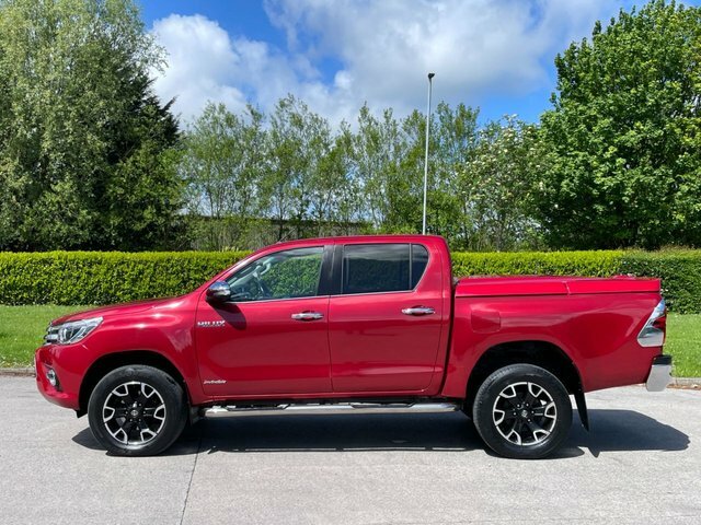 Toyota HILUX 2.4 D-4d Invincible X Pickup Double Cab Red #6