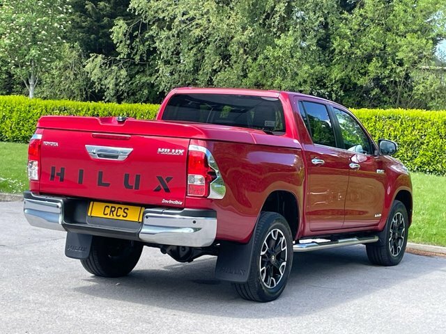 Toyota HILUX 2.4 D-4d Invincible X Pickup Double Cab Red #4