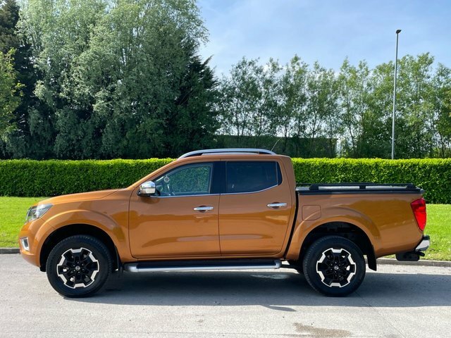 Nissan Navara 2.3 Dci Tekna Pickup Double Cab 4W Yellow #6