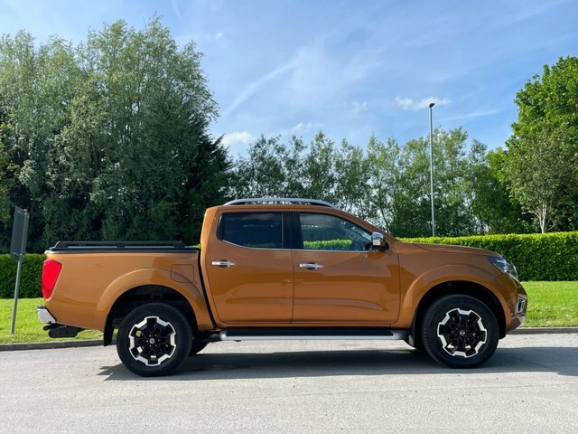 Nissan Navara 2.3 Dci Tekna Pickup Double Cab 4W Yellow #5