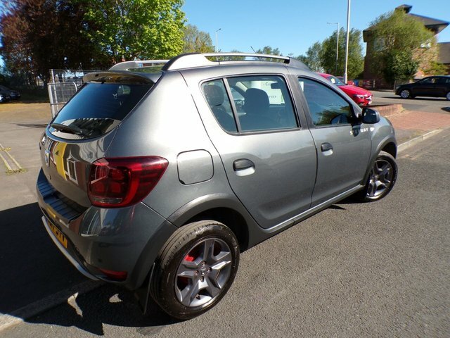 Dacia Sandero Stepway Tce Se Summit Hatchback BD17JYV Grey #4