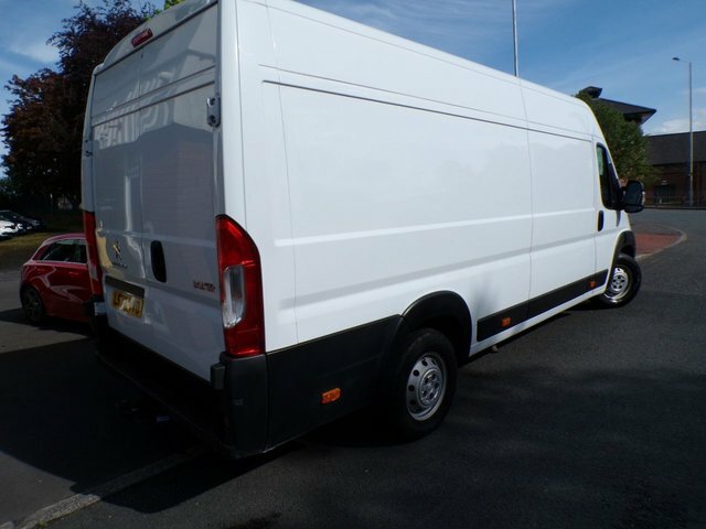 Peugeot Boxer Bluehdi 435 Professional Van LS72YVO White #4