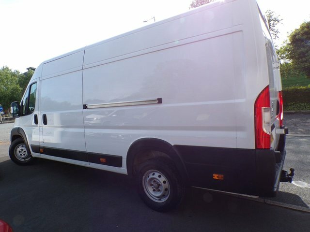 Peugeot Boxer Bluehdi 435 Professional Van LS72YVO White #2