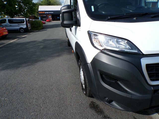 Peugeot Boxer Bluehdi 435 Professional Van LS72YVO White #5