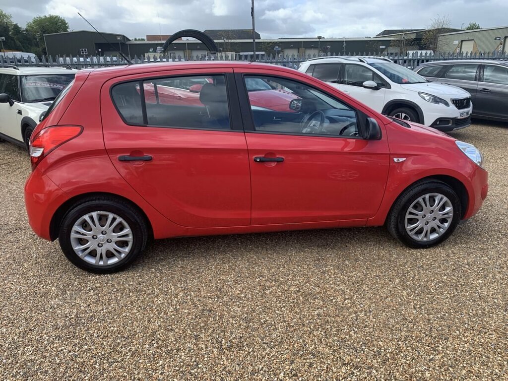 Hyundai I20 Petrol EN61EZD Red #6