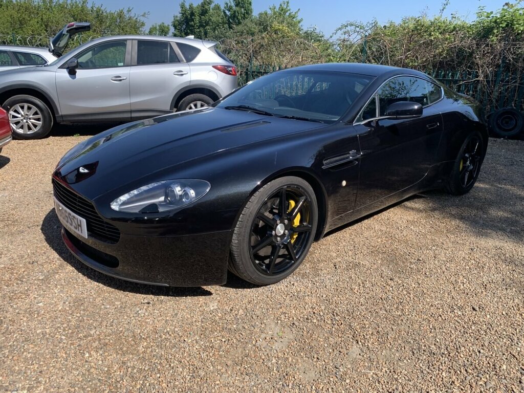 Aston Martin Vantage Petrol Black
