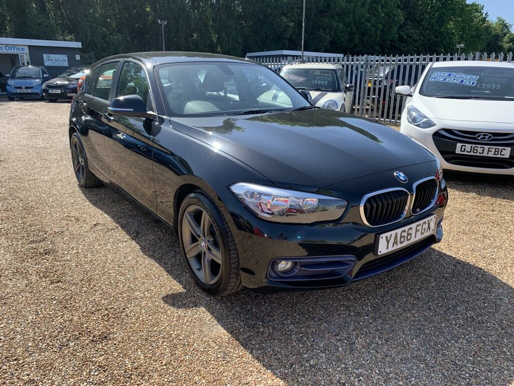BMW 1 Series Diesel YA66FGX Black #2