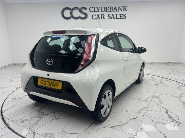 Toyota Aygo 1.0 Vvt-i X-play Hatchback Euro FD17WLJ White #3