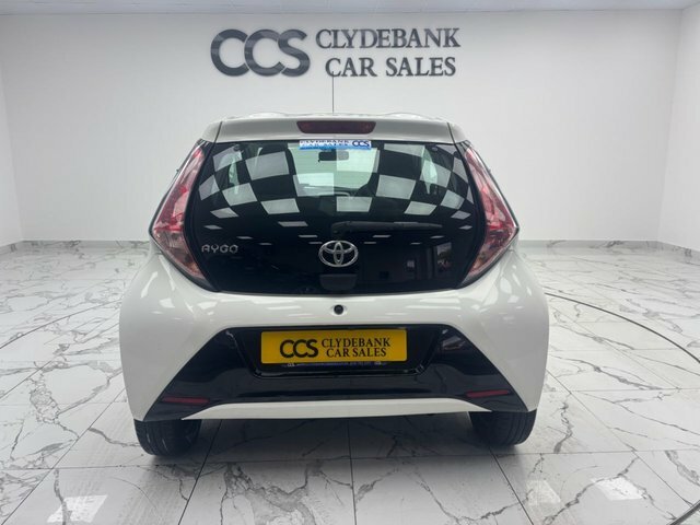 Toyota Aygo 1.0 Vvt-i X-play Hatchback Euro FD17WLJ White #4