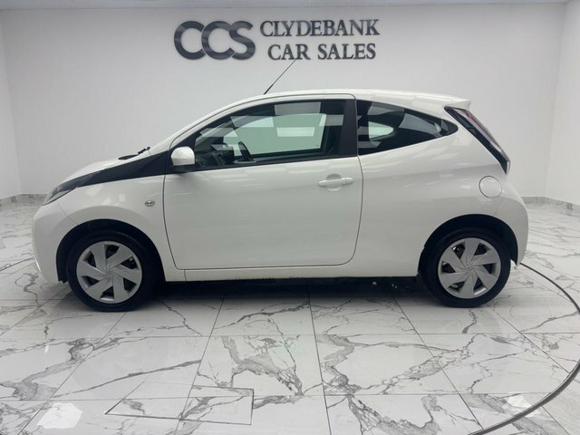 Toyota Aygo 1.0 Vvt-i X-play Hatchback Euro FD17WLJ White #6