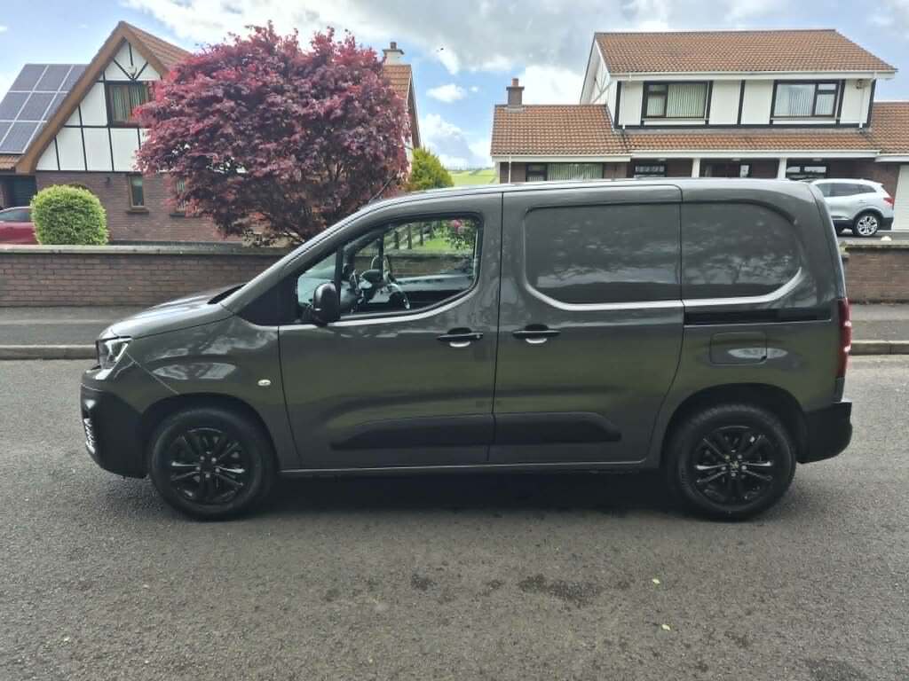 Peugeot Partner Professional 1.5Hdi Premium GF71NTD Grey #2