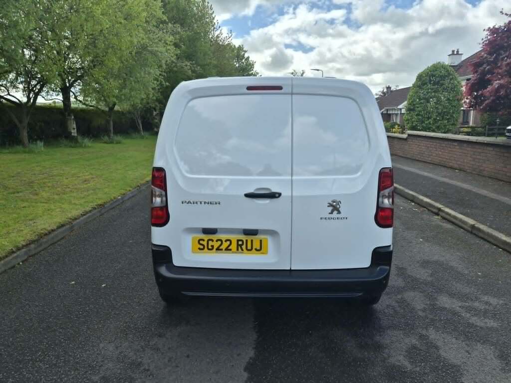 Peugeot Partner Professional 1.5Hdi SG22RUJ White #3