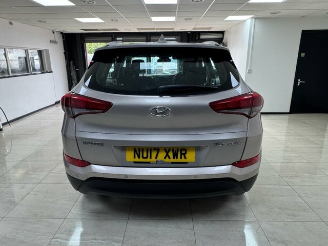 Hyundai Tucson 2017 1.6 Gdi Blue Drive Se Nav Suv Manu NU17XWR White #4
