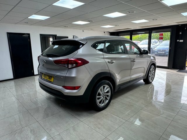 Hyundai Tucson 2017 1.6 Gdi Blue Drive Se Nav Suv Manu NU17XWR White #3