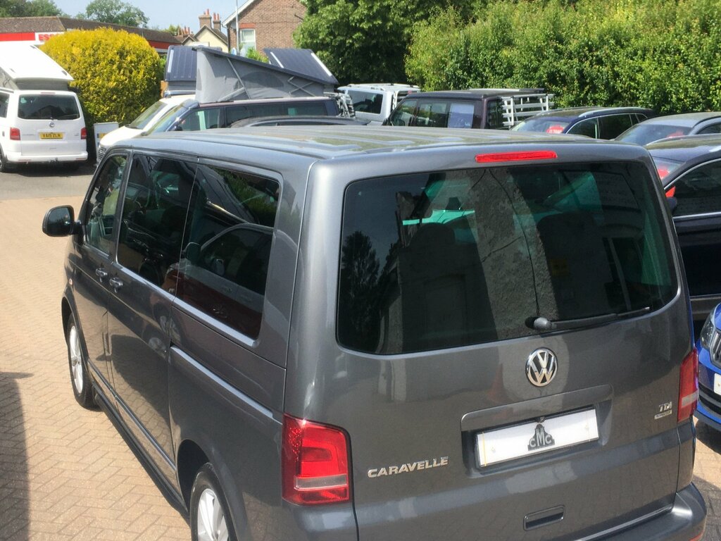 Volkswagen Caravelle Executive Red #8