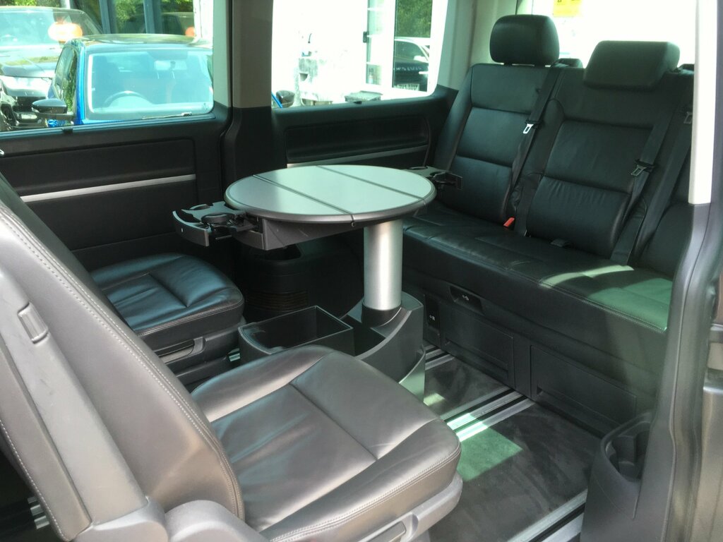 Volkswagen Caravelle Executive Red #15