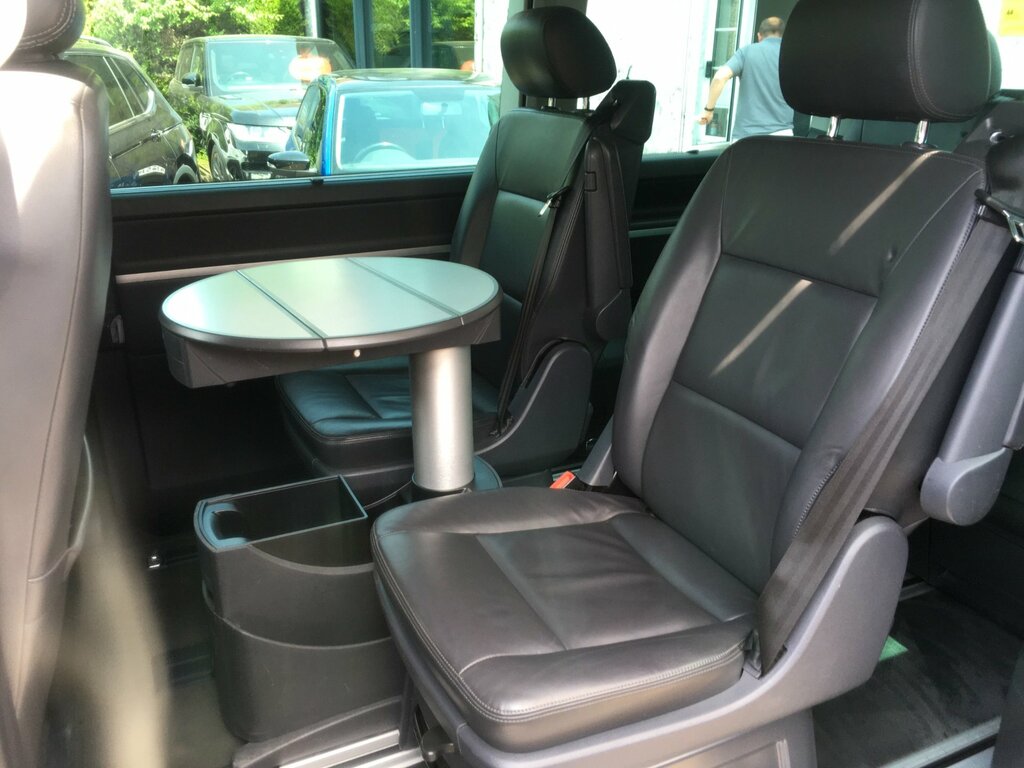 Volkswagen Caravelle Executive Red #14