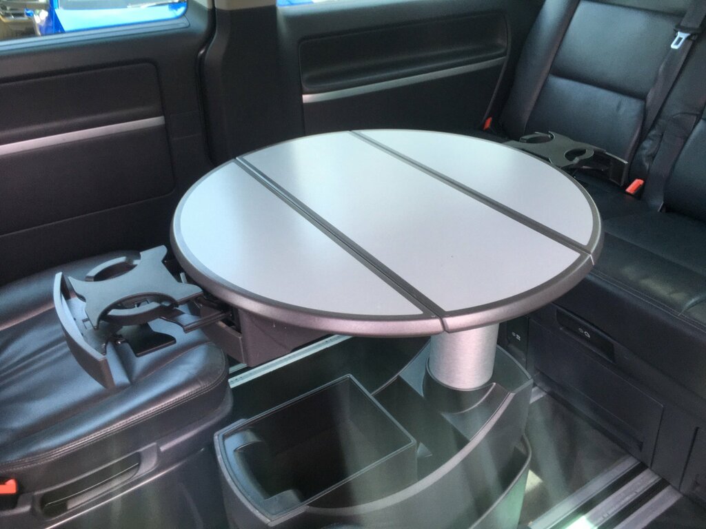 Volkswagen Caravelle Executive Red #16