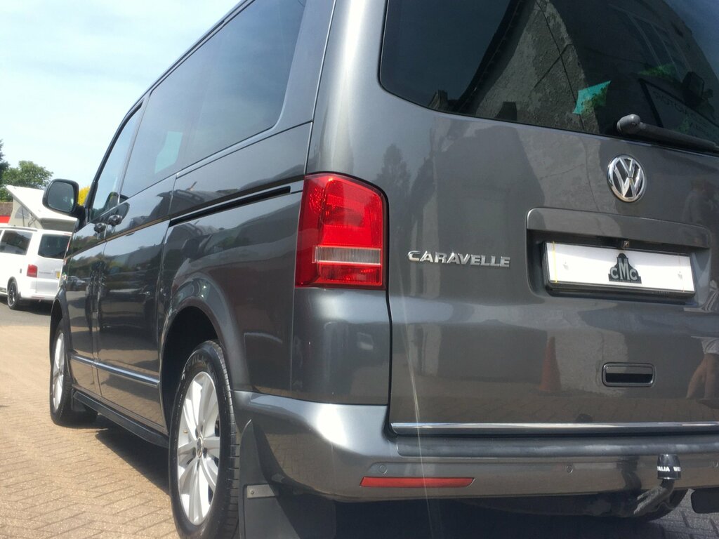 Volkswagen Caravelle Executive Red #9