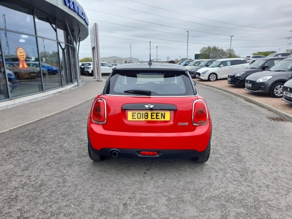 Mini Hatch 1.5 Cooper EO18EEN Red #6