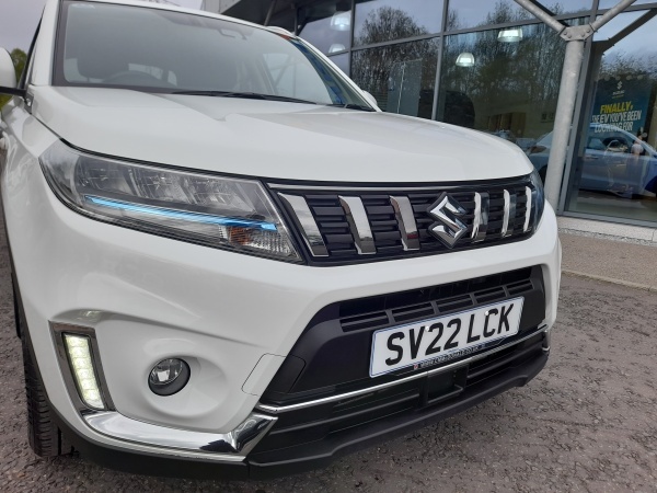 Suzuki Vitara 1.4 Boosterjet 48V Hybrid Sz-t Allgrip SV22LCK White #4