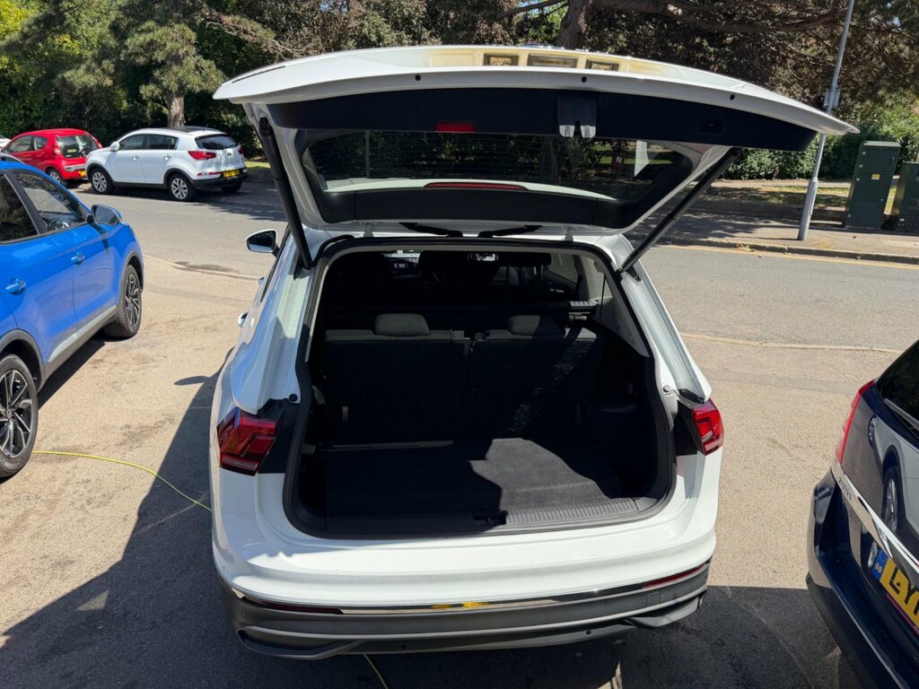 Volkswagen Tiguan 1.5 Tsi Life Euro 6 Ss GU72ERZ White #5