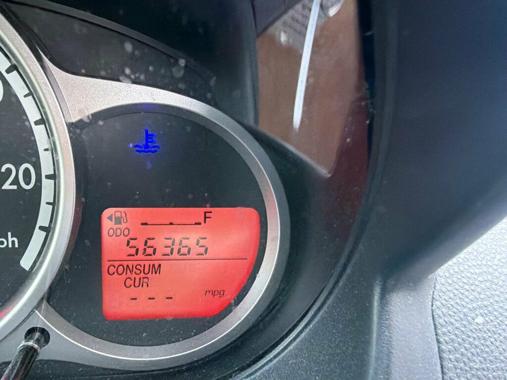Mazda 2 1.3 Venture Euro 5 HJ13DZN Red #3